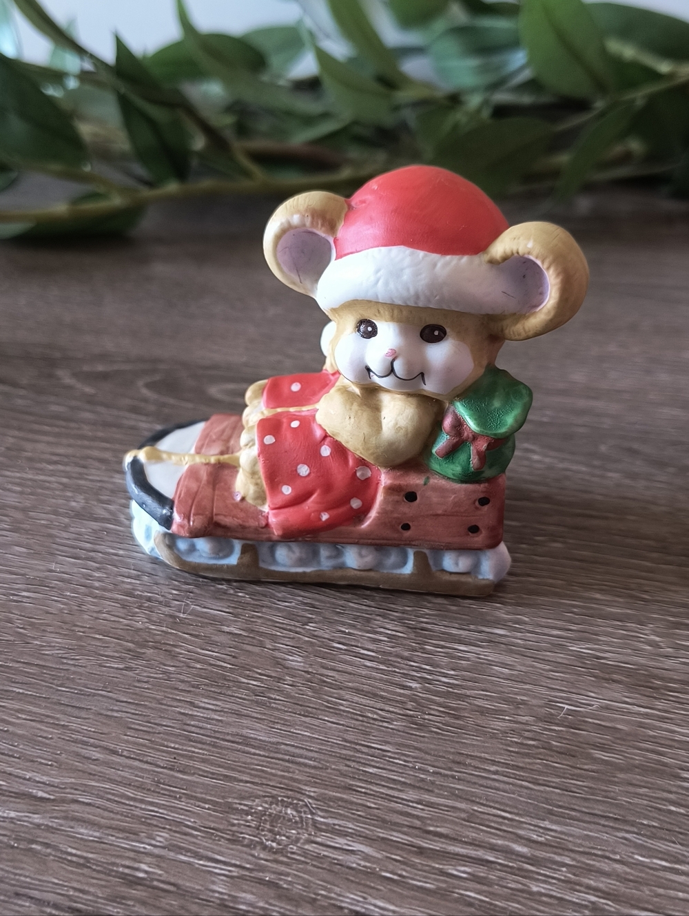 Russ Berrie Porcelain Mouse Christmas Figurine In Sleigh Made In Korea 3"